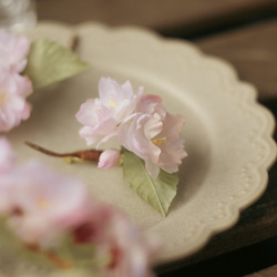 ちいさな 春 の 八重桜 布花 コサージュ 5枚目の画像
