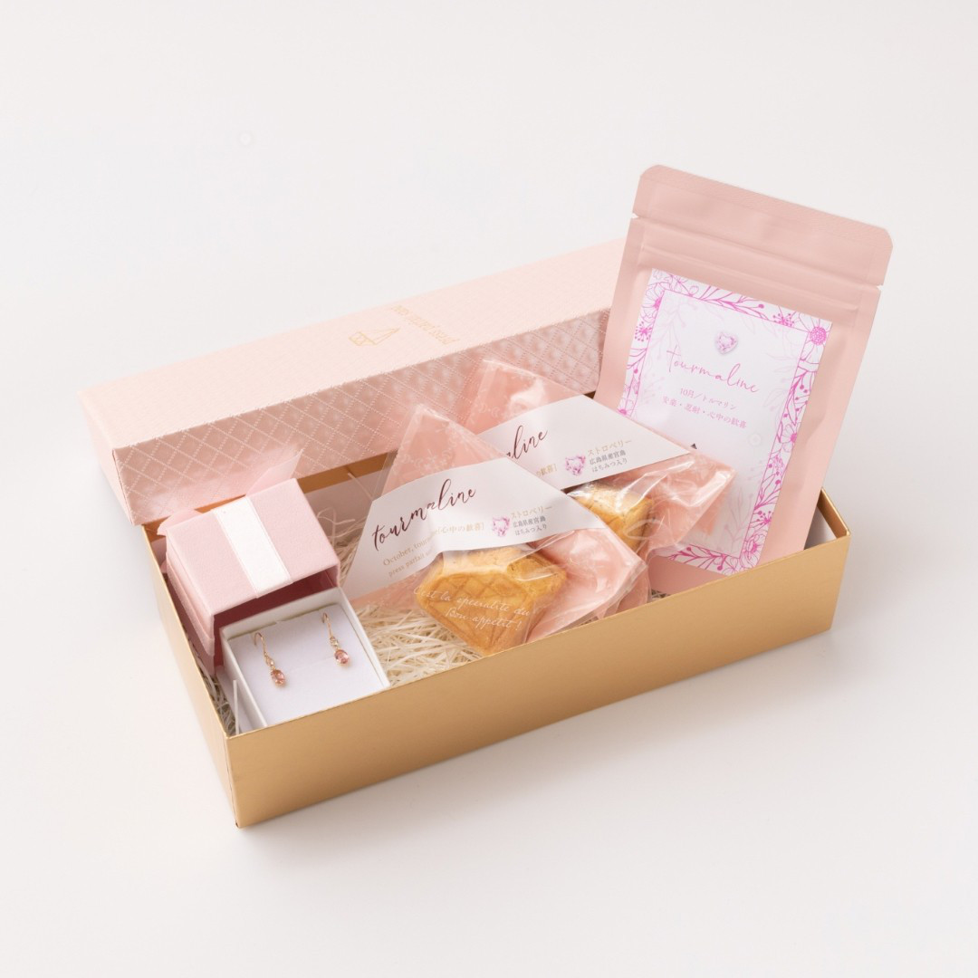 【誕生日・記念日のお祝い】10月誕生石揺れるピンクトルマリンピアス＆ダイヤモンド型バターサンド＆紅茶セット