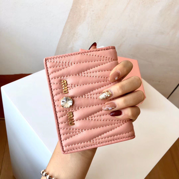 MIU MIU 財布 3枚目の画像