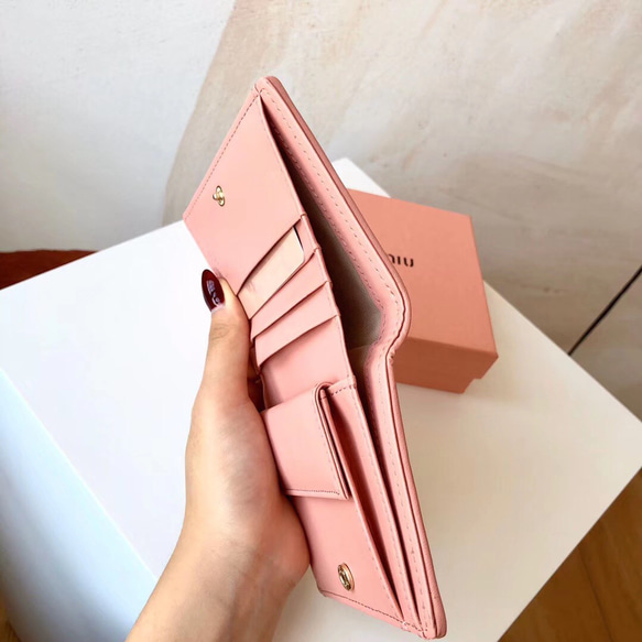 MIU MIU 財布 6枚目の画像