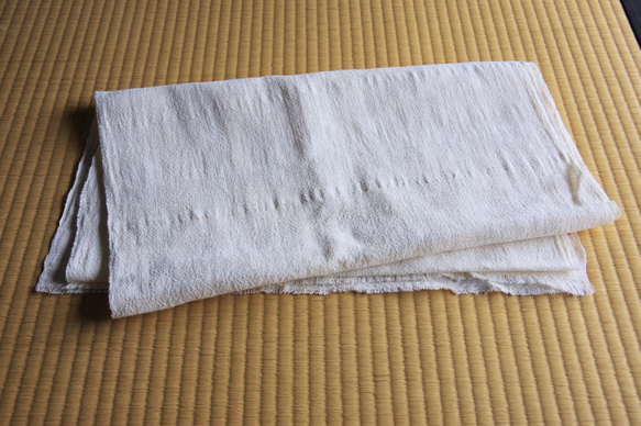 手紡ぎ糸を手織りした布で作ったストール　格子 2枚目の画像