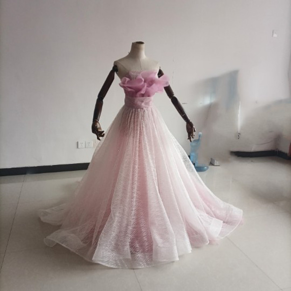 輝きな光彩を放 カラードレス キラキラドレス バックレース お呼ばれ  