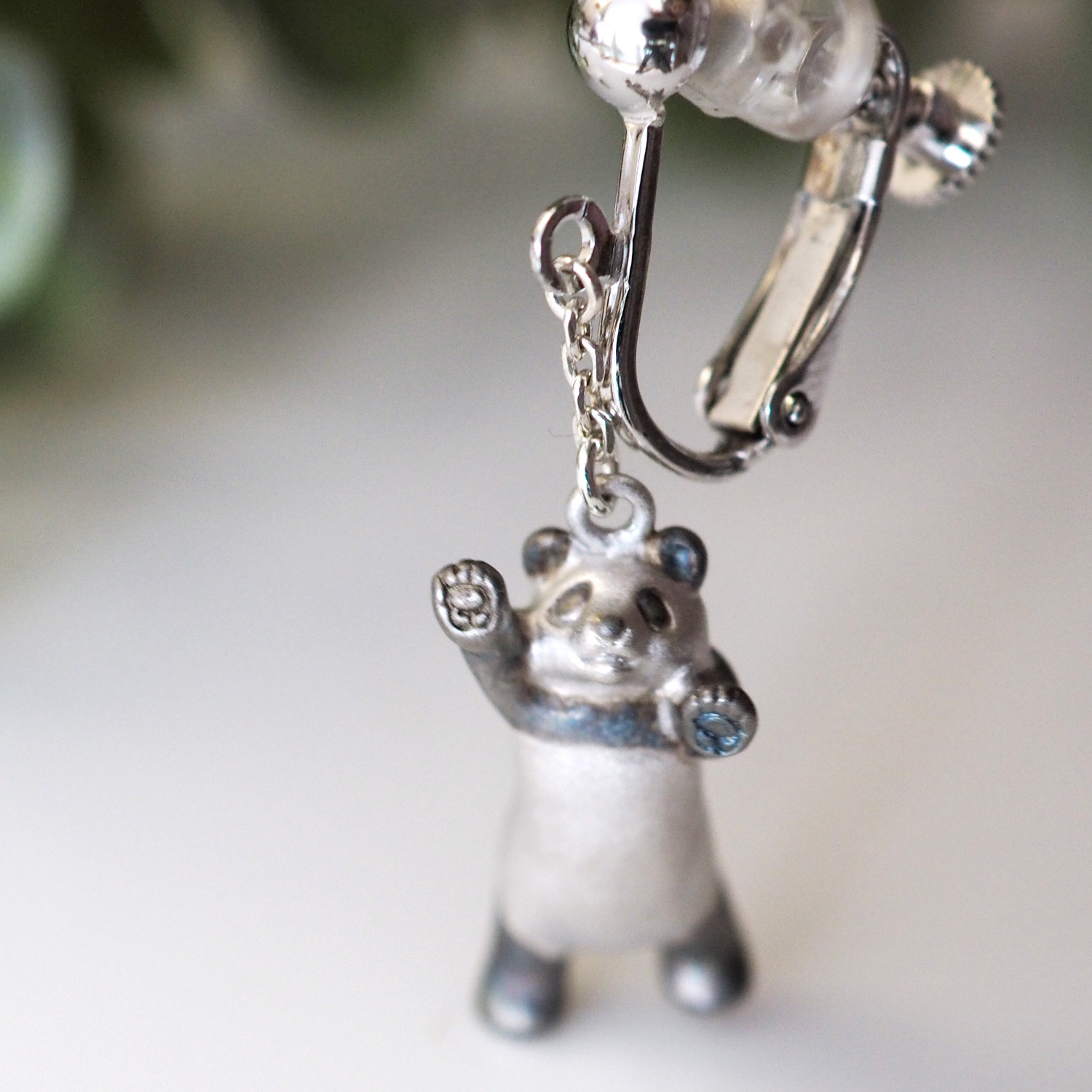 立ちパンダイヤリング 片耳