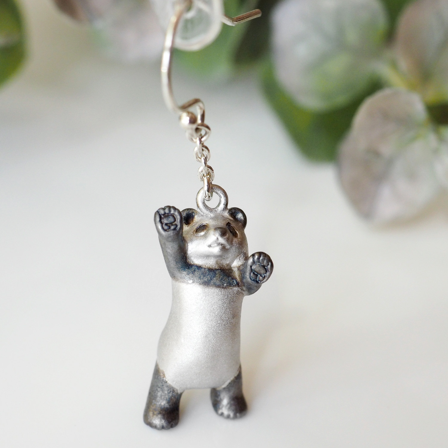 立ちパンダピアス 片耳