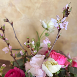 桜＆ラナンキュラスの生花の花束！卒業や送別のお花ギフトにおすすめ 2枚目の画像
