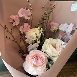 桜＆ラナンキュラスの生花の花束！卒業や送別のお花ギフトにおすすめ 4枚目の画像