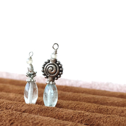 ❁Sea perfume earrings silver925❁みずみずしい淡いグリーンフローライト 1枚目の画像