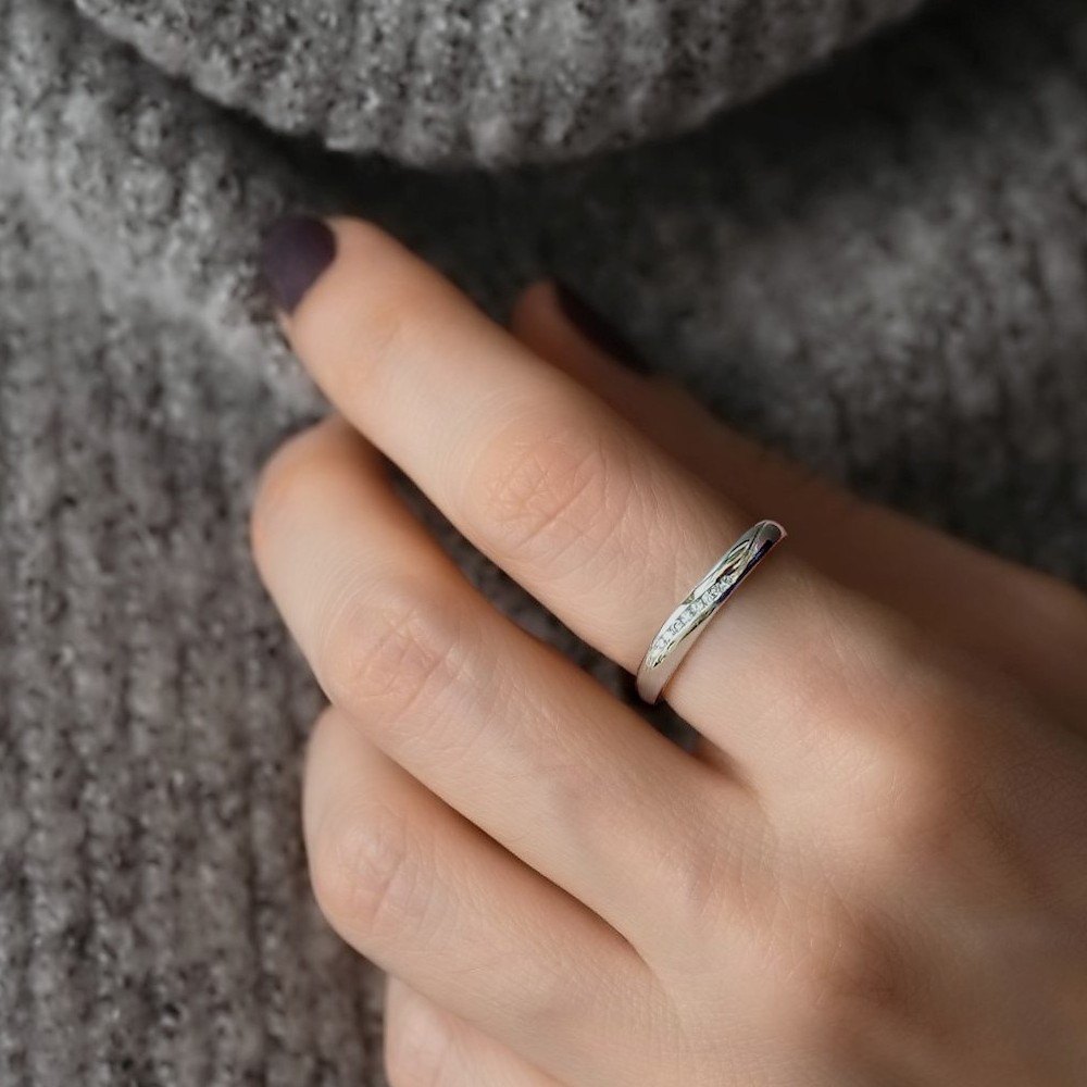 ホワイトゴールドとダイヤモンドのリング❤︎ ダイヤモンドリング バー リング 横ライン k18 ホワイトゴールド