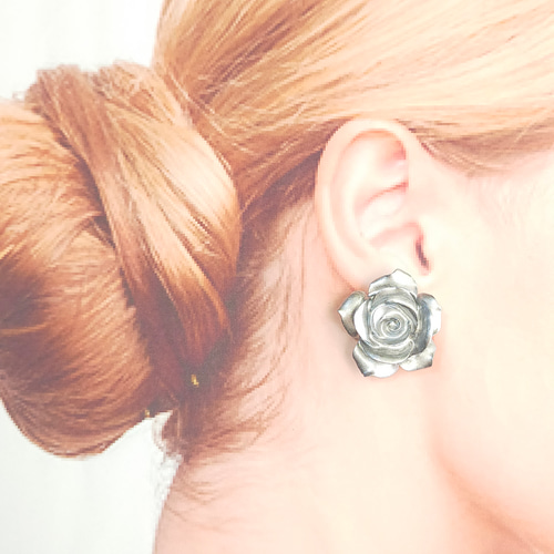 メタルローズのイヤリング〜 バラ ばら プレゼント レジン 薔薇 ドライ