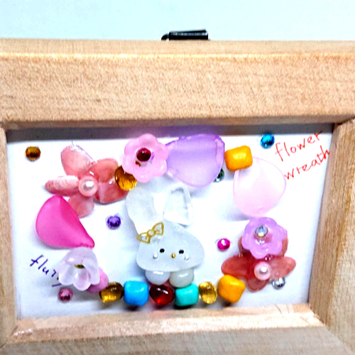 ♡カラフル梅にぶらさがりうさぎさん♡シーグラスアート　和風インテリア 定番 ♡カラフル梅にぶらさがりうさぎさん♡シーグラスアート