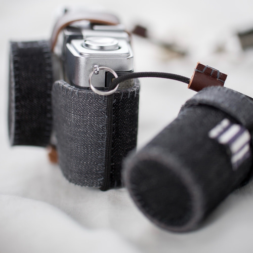 カメラケース『Graphite Denim（グラファイトデニム）』オリンパス