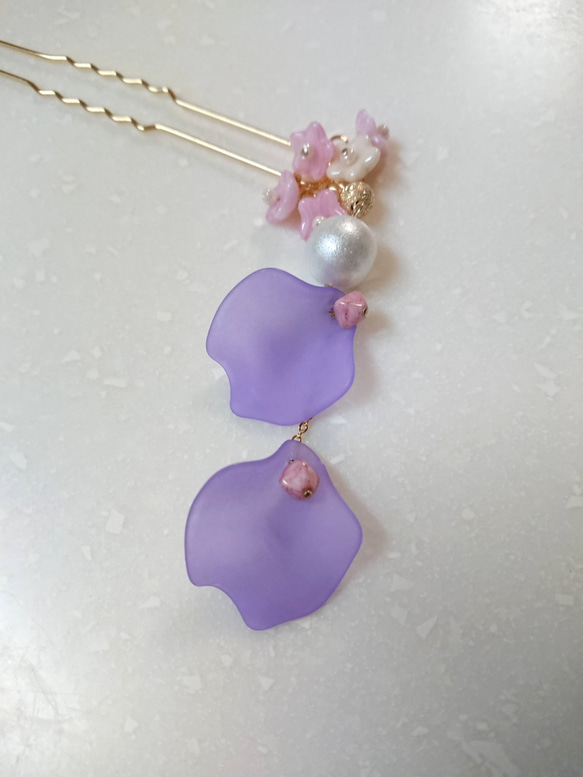 紫の花びらが素敵❤️ピンクの小花のかんざし 5枚目の画像