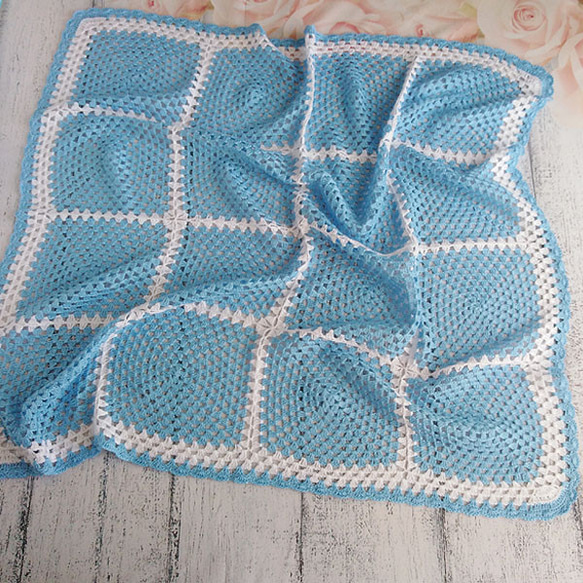 Baby blanket crochet delicate gift for a newborn 2枚目の画像