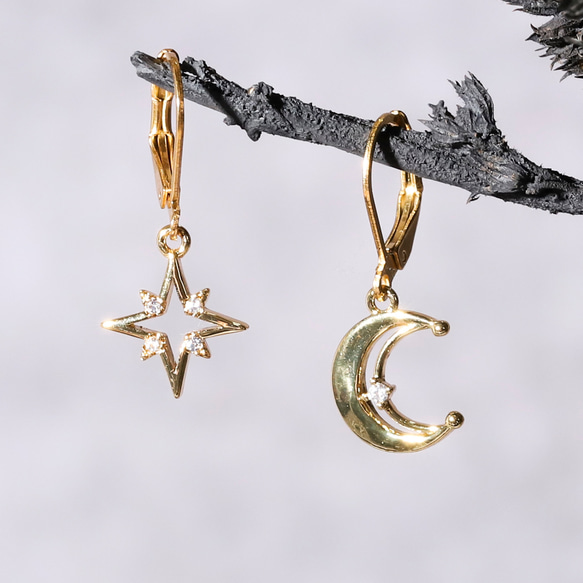 再販】三日月&一等星ピアス◇人気モチーフ◇ゴールド【サージカル