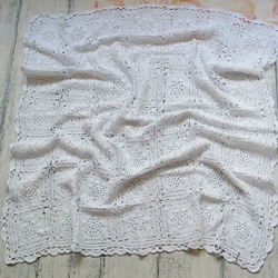 White crochet baby blanket 2枚目の画像