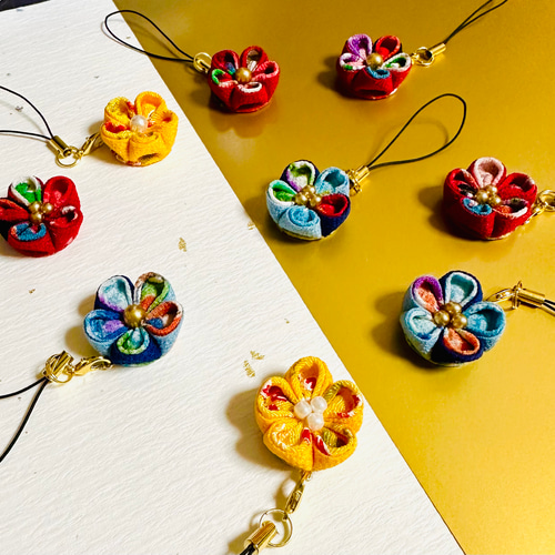 ちりめんストラップ　20個セット☆花シリーズ☆ハンドメイド☆バラ売り可 ちりめんストラップ20個セット☆花シリーズ☆ハンドメイド☆バラ