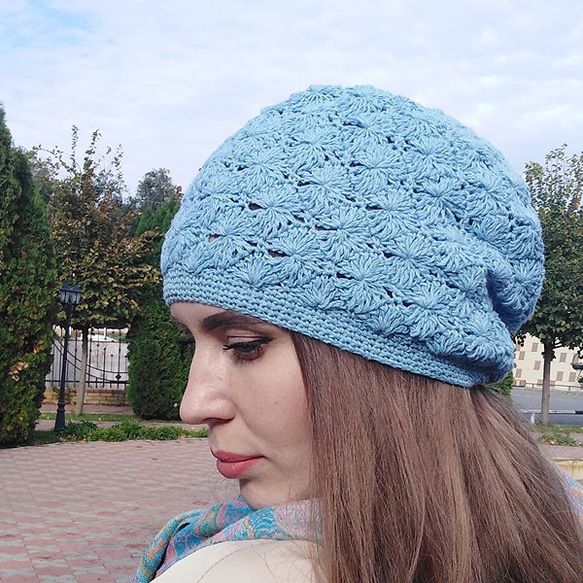 Crocheted beanie hat for women 4枚目の画像