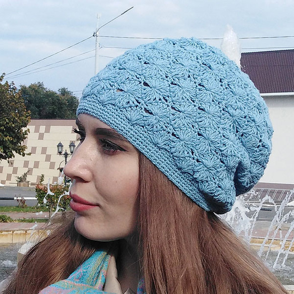 Crocheted beanie hat for women 3枚目の画像
