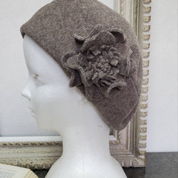 纏う…装いの帽子【コーディネートしやすいバスクベレー】暖かみのある素材でとても被りやすい帽子 秋冬の装いに 2枚目の画像