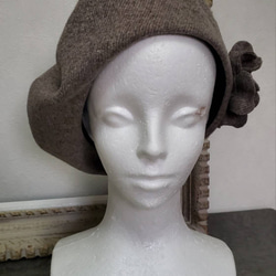 纏う…装いの帽子【コーディネートしやすいバスクベレー】暖かみのある素材でとても被りやすい帽子 秋冬の装いに 7枚目の画像