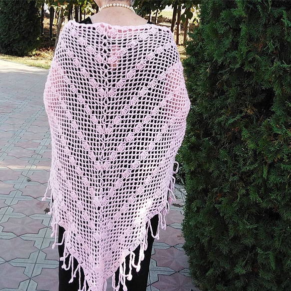 Warm gift for Mother's Day pink mohair crochet shawl 6枚目の画像