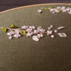 優美な女性に　桜刺繍　ポニーフック　カーキ 20枚目の画像