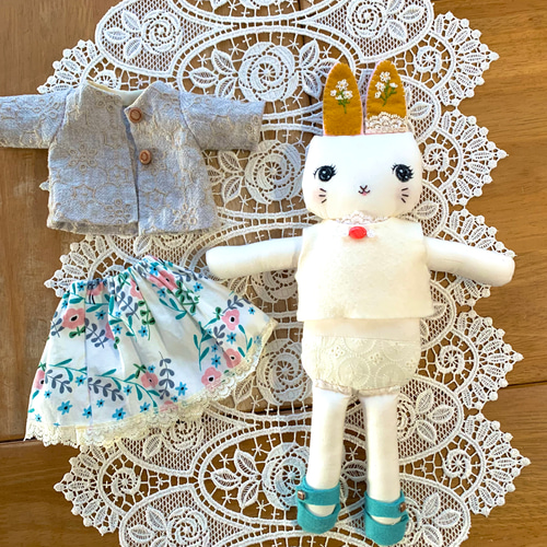 2024年最新海外 北欧テイスト♪うさぎの着せ替え人形♪ Mrs.Robin ぬいぐるみ ぬいぐるみ