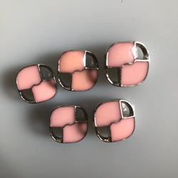 アンティーク ボタン 5個　ビンテージ 昭和 レトロ 個性的 ハンドメイド素材 日本製 ポップ アクセ ピンク 2枚目の画像