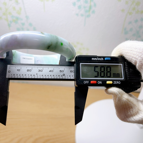天然A貨翡翠 バングル 春帯彩漂陽緑 内径約58.8mm ミャンマー産 天然A貨翡翠 バングル 春帯彩漂陽緑 内径約58.8mm ミャンマー産