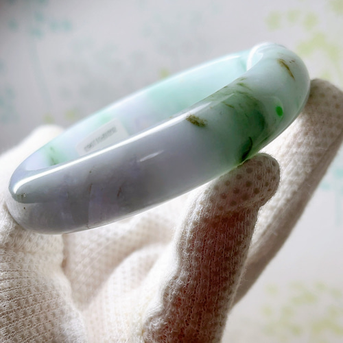 天然A貨翡翠 バングル 春帯彩漂陽緑 内径約58.8mm ミャンマー産 天然A貨翡翠 バングル 春帯彩漂陽緑 内径約58.8mm ミャンマー産