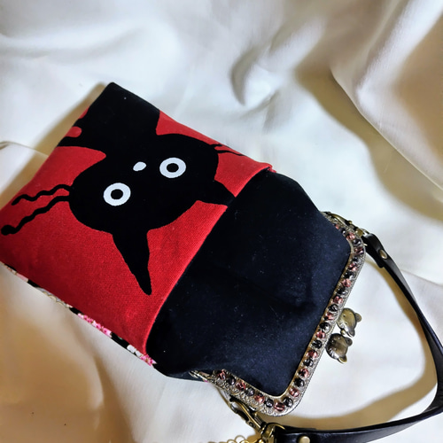 黒猫ココちゃんと春爛漫☆がま口 スマホポーチ 持ち手付 カバンに付け 