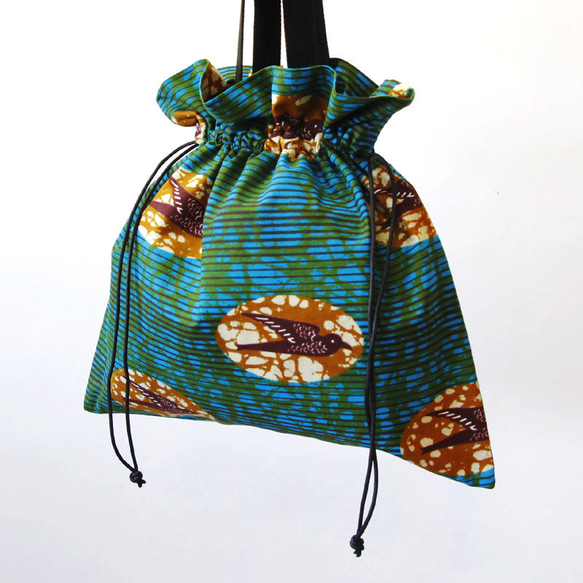 ツバメ柄の巾着バッグ（アフリカンプリント）トートバッグ 鳥 燕 2枚目の画像