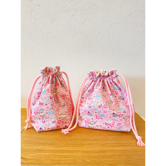 コップ袋とお弁当袋セット　ピンクのマフィン柄 1枚目の画像