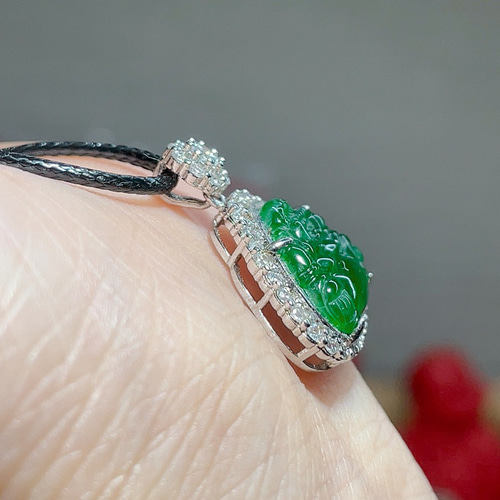 翡翠　14K 布袋様　ペンダントヘッド　アンティーク ミャンマー産天然無処理翡翠 布袋様 仏像 ペンダント 手石