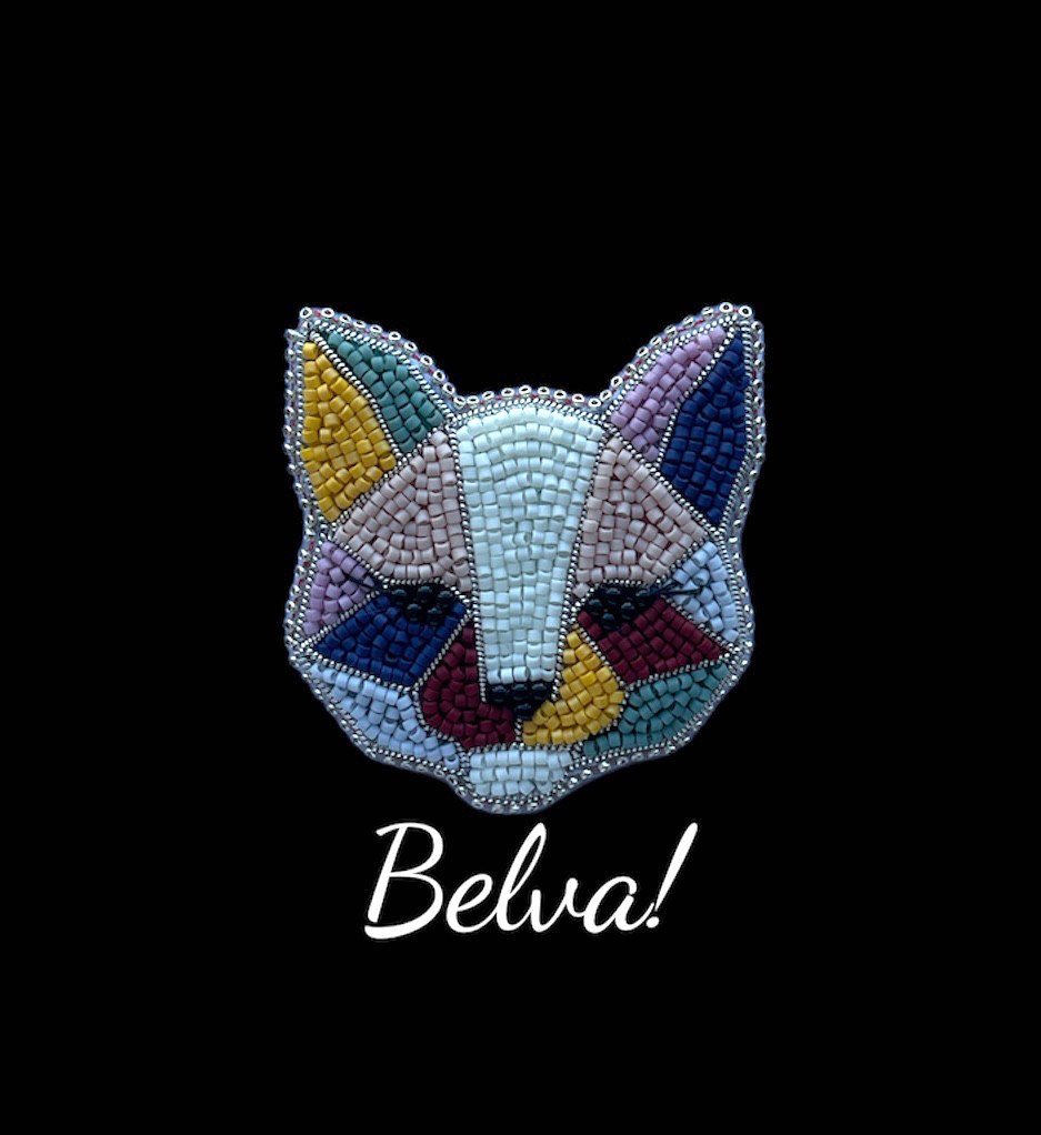 ビーズ刺繍のブローチ　-猫　♀- female cat