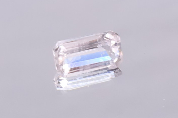 【鑑別済ロット】激レア『プレイ・オブ・カラー』 天然モルガナイト 1.59ct VS 非加熱 ルース  10×5.6mm 9枚目の画像