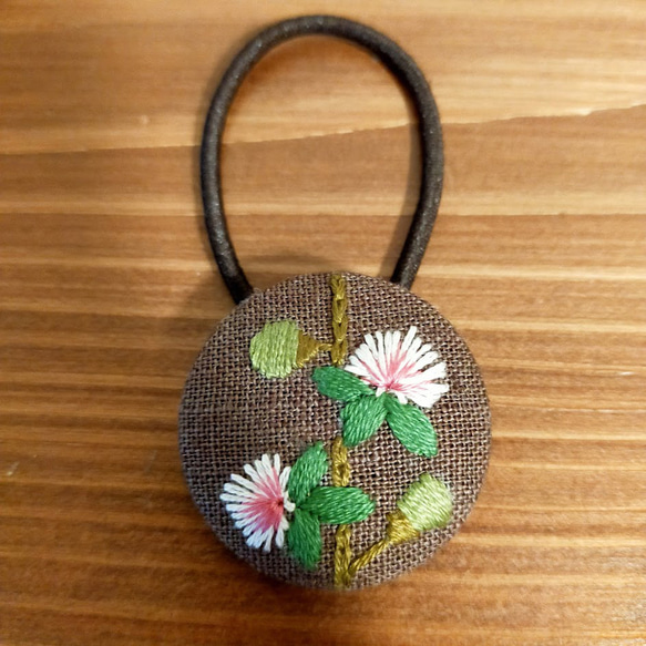 花言葉で選ぶ手刺繍のヘアアクセサリー サガリバナ (004) 4枚目の画像