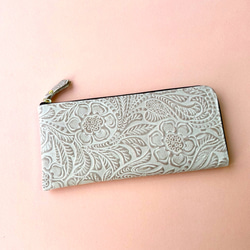 牛革のスリムな長財布　ボタニカルガーデン　ベージュ 2枚目の画像