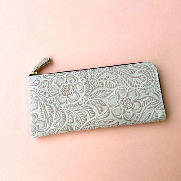 牛革のスリムな長財布　ボタニカルガーデン　ベージュ 2枚目の画像