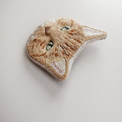 【限定1点】猫刺繍のブローチ　May 4枚目の画像