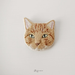 【限定1点】猫刺繍のブローチ　May 1枚目の画像