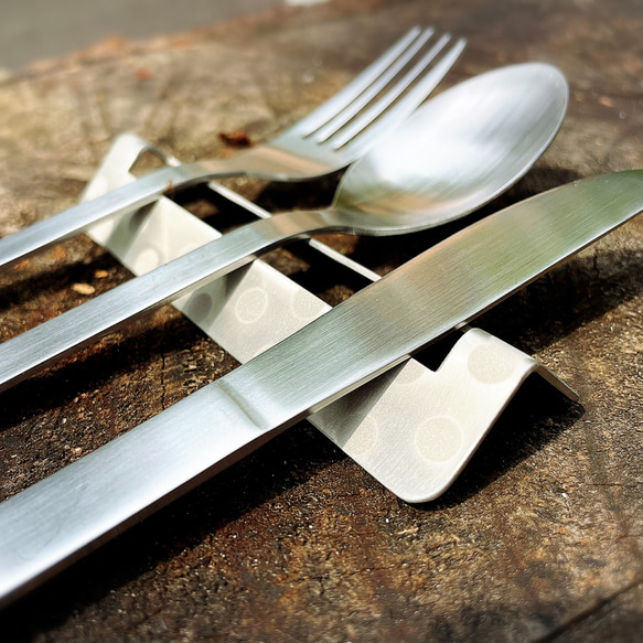 箸置き　ステンレス製　3つ置き用　　～Cutlery rest made of stainless steel～ 3枚目の画像