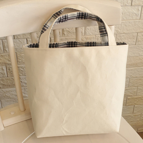 SALE 刺繍 ベリーベリーなトート バック ＜生成り＞ トート