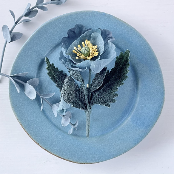 布花神秘的なブルーポピーのコサージュ 3枚目の画像