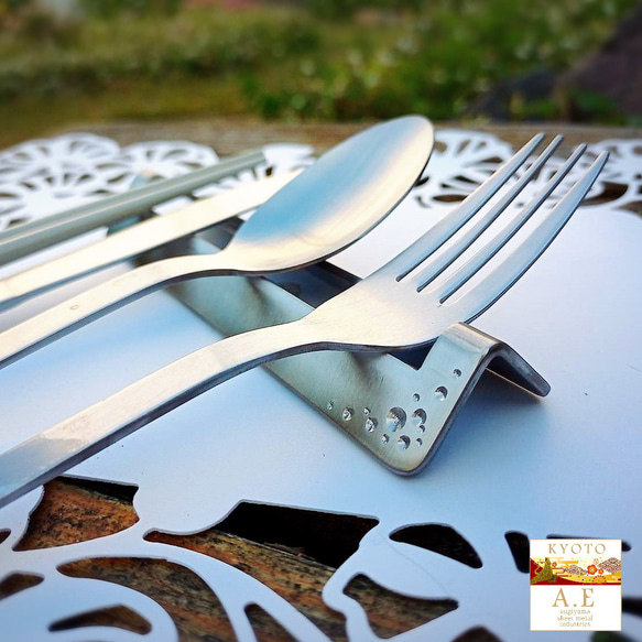 箸置き　4つ置き用　ステンレス　　～ Cutlery rest made of stainless steel～ 1枚目の画像