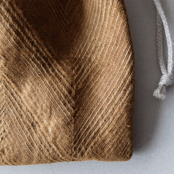 【再入荷】リネンジャガード織　巾着袋 M　ヘリンボーン｜ライトブラウン 5枚目の画像