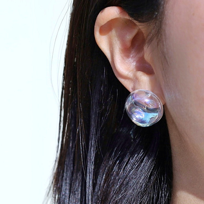 ガラスの シャボン玉　-floating-　ピアス　アレルギー対応金具使用ピアス（スタッド・一粒）