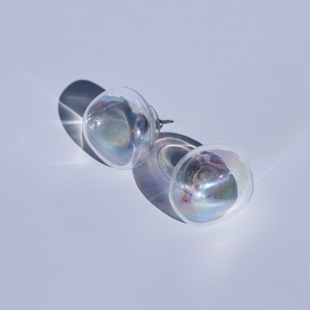 ガラスの シャボン玉　-floating-　ピアス　アレルギー対応金具使用