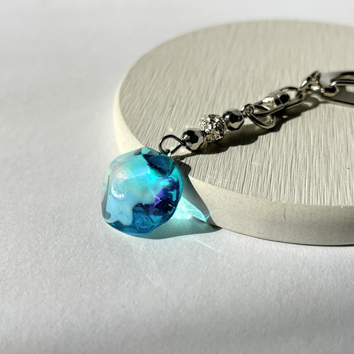 ターコイズブルー＆アクアブルーのキーホルダー☆ / 海 / 水面 その他