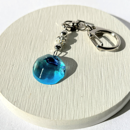 ターコイズブルー＆アクアブルーのキーホルダー☆ / 海 / 水面 その他